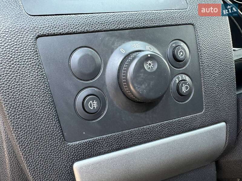 Минивэн Opel Zafira 2009 в Киеве