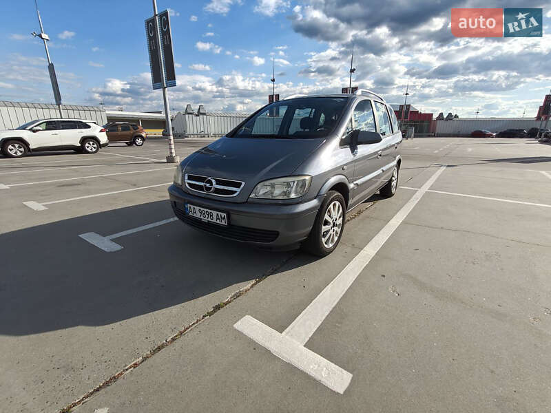Минивэн Opel Zafira 2004 в Киеве