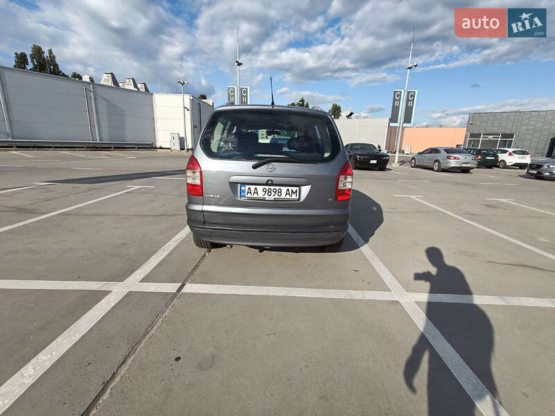 Минивэн Opel Zafira 2004 в Киеве