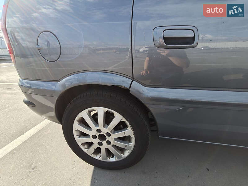 Минивэн Opel Zafira 2004 в Киеве