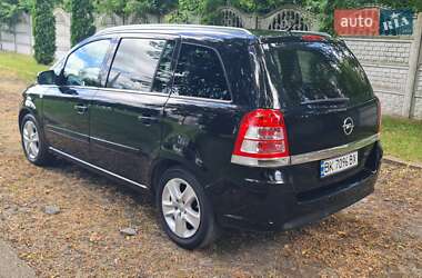 Минивэн Opel Zafira 2011 в 