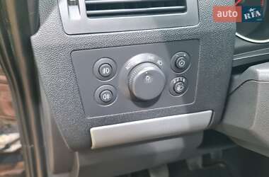 Минивэн Opel Zafira 2011 в 