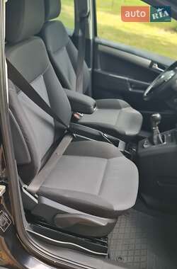 Минивэн Opel Zafira 2011 в 