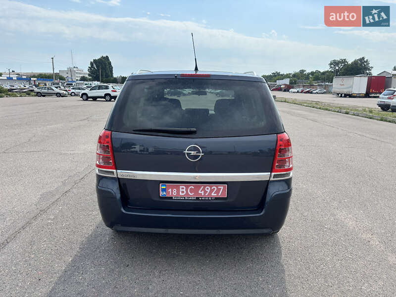 Минивэн Opel Zafira 2010 в Белой Церкви