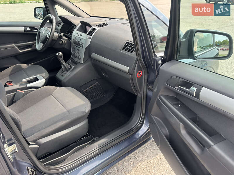 Минивэн Opel Zafira 2010 в Белой Церкви