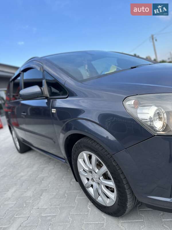 Минивэн Opel Zafira 2007 в Надворной