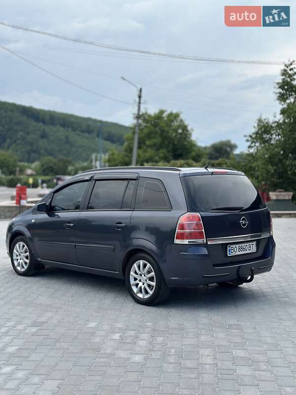 Минивэн Opel Zafira 2007 в Надворной