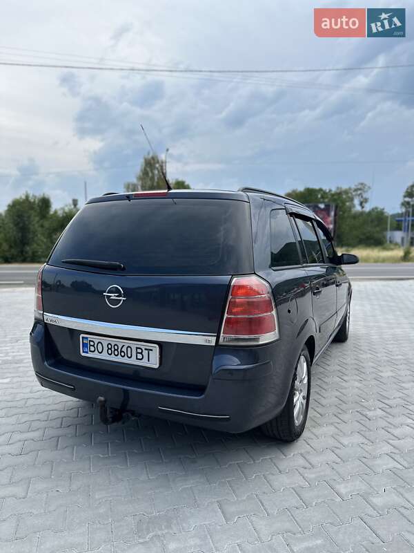 Минивэн Opel Zafira 2007 в Надворной