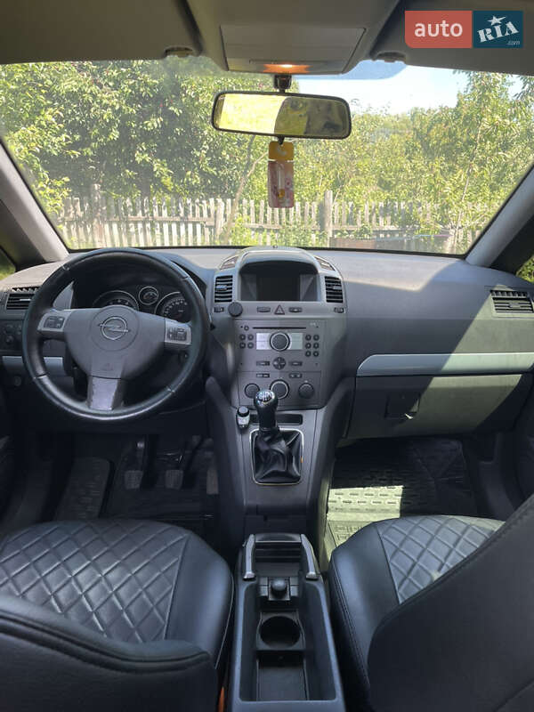 Минивэн Opel Zafira 2005 в Звягеле