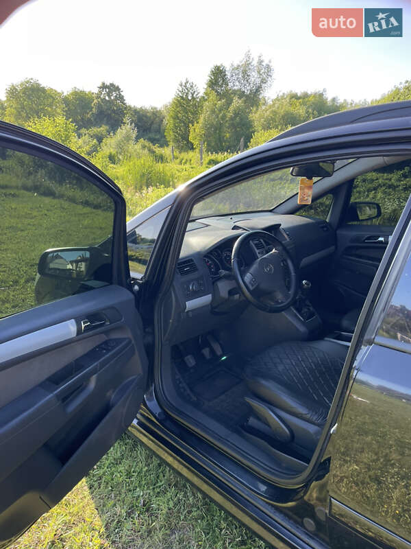 Минивэн Opel Zafira 2005 в Звягеле