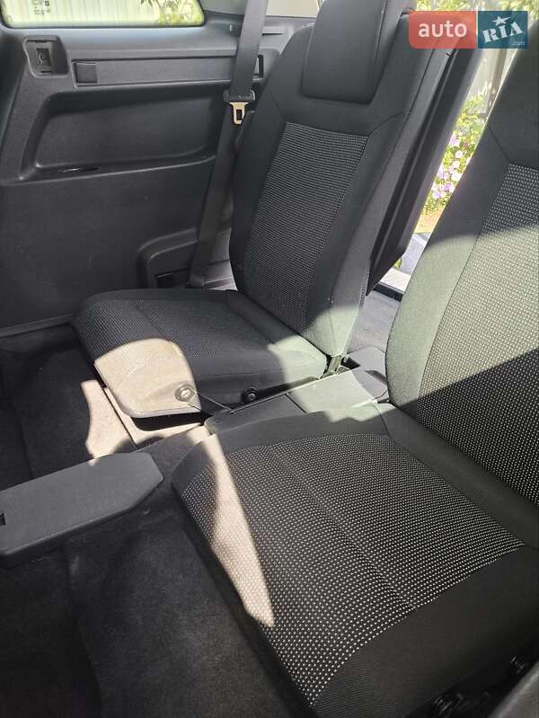 Минивэн Opel Zafira 2011 в Почаеве