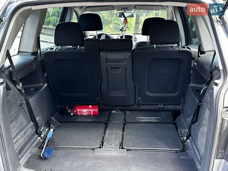 Мінівен Opel Zafira 2005 в Мостиській