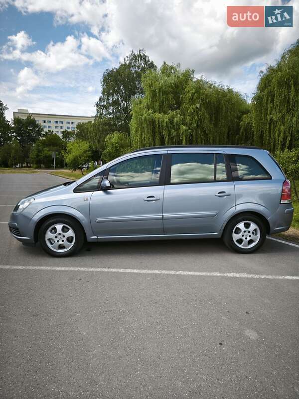 Минивэн Opel Zafira 2006 в Ивано-Франковске