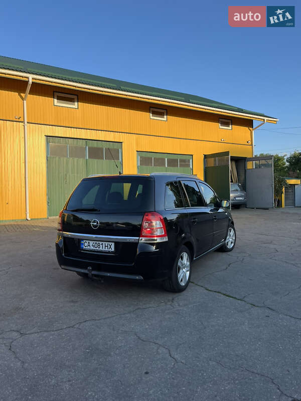 Минивэн Opel Zafira 2009 в Черкассах