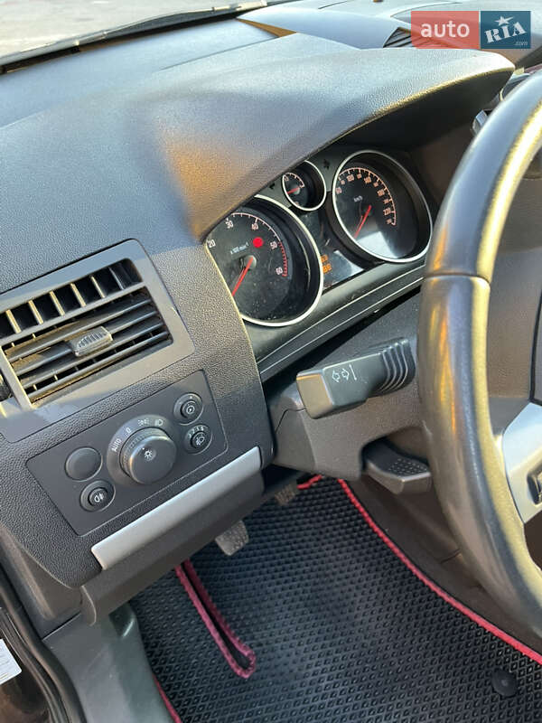 Минивэн Opel Zafira 2009 в Черкассах