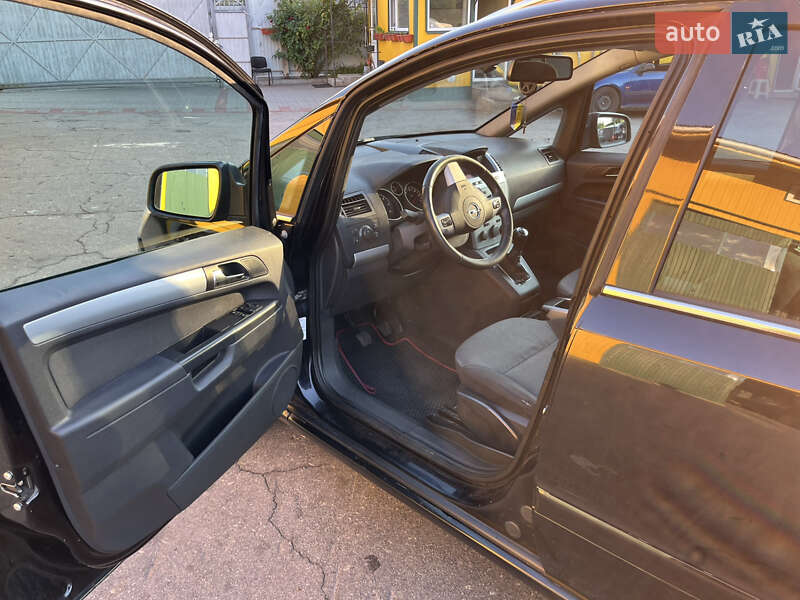 Минивэн Opel Zafira 2009 в Черкассах