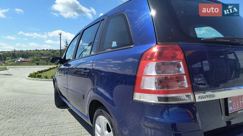Минивэн Opel Zafira 2008 в Золочеве