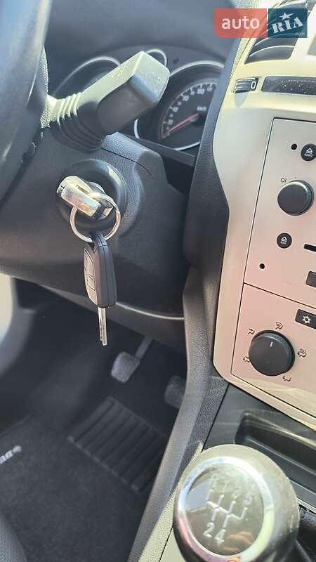 Минивэн Opel Zafira 2008 в Золочеве