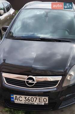 Минивэн Opel Zafira 2005 в 