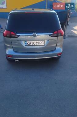 Минивэн Opel Zafira 2013 в 