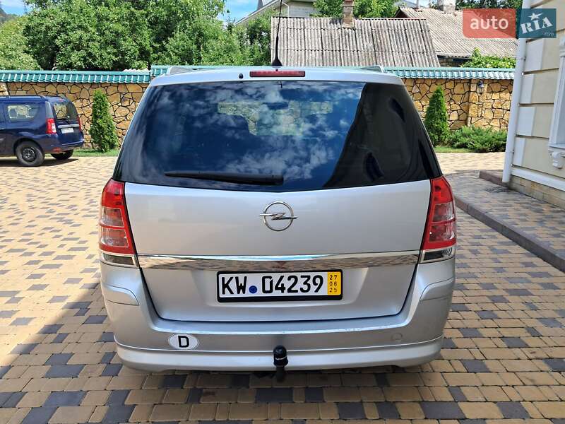 Минивэн Opel Zafira 2008 в Могилев-Подольске