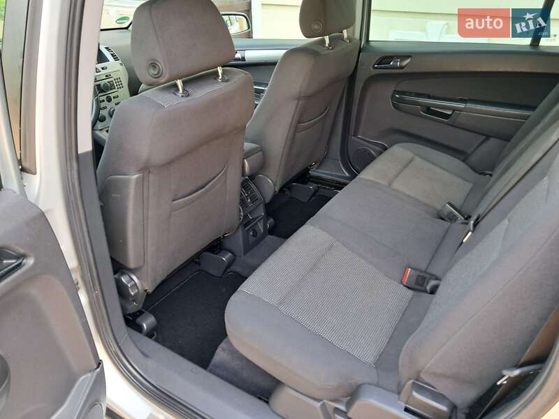 Минивэн Opel Zafira 2008 в Могилев-Подольске