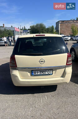 Минивэн Opel Zafira 2010 в 