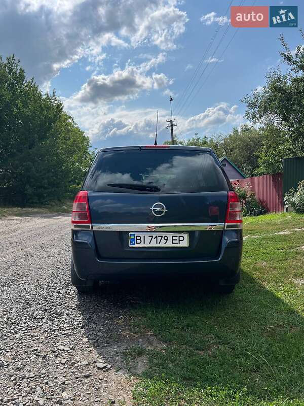 Минивэн Opel Zafira 2008 в Миргороде
