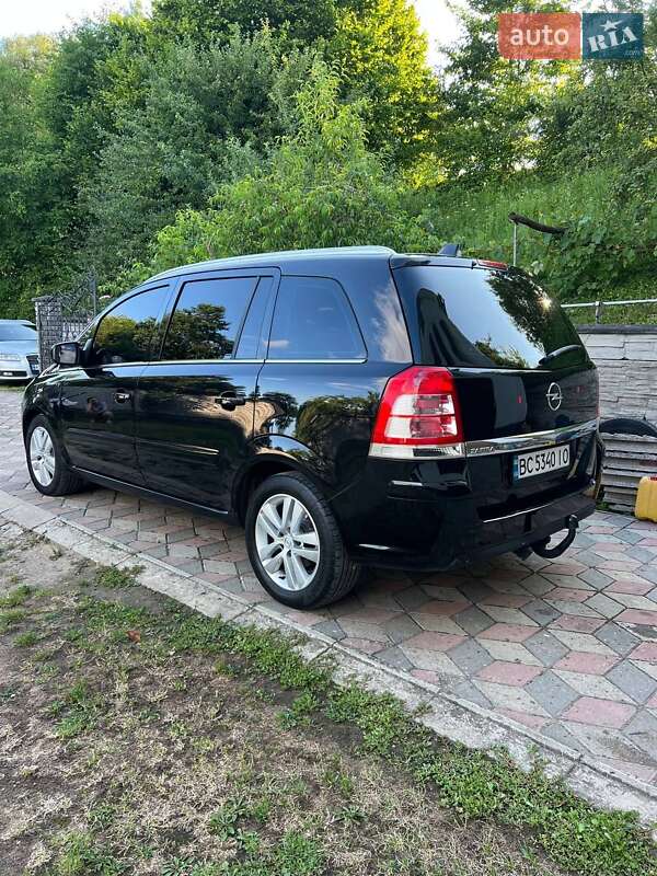 Минивэн Opel Zafira 2010 в Коломые