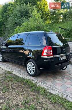 Минивэн Opel Zafira 2010 в 
