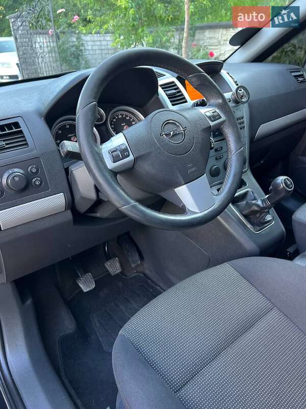 Минивэн Opel Zafira 2010 в Коломые