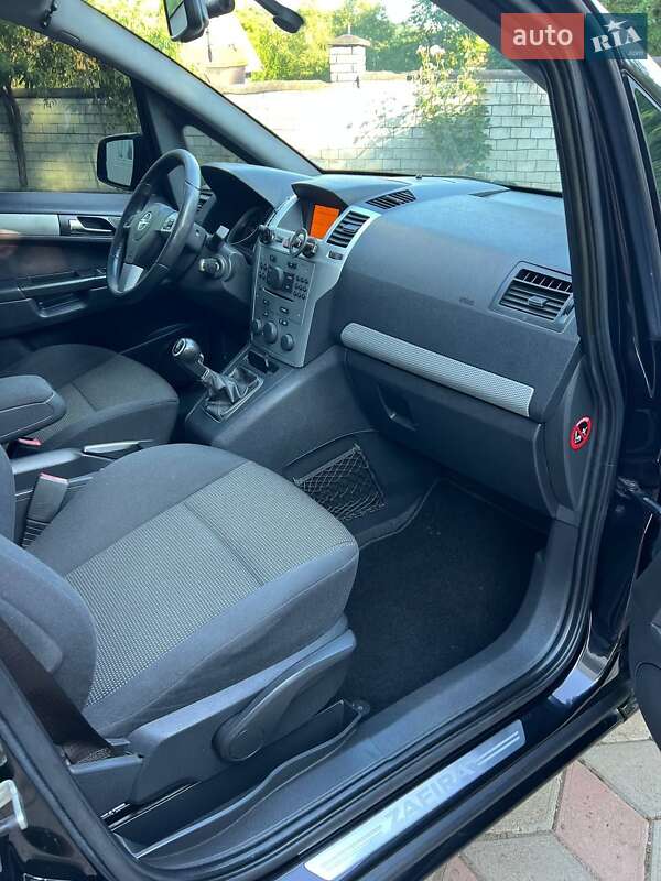 Минивэн Opel Zafira 2010 в Коломые