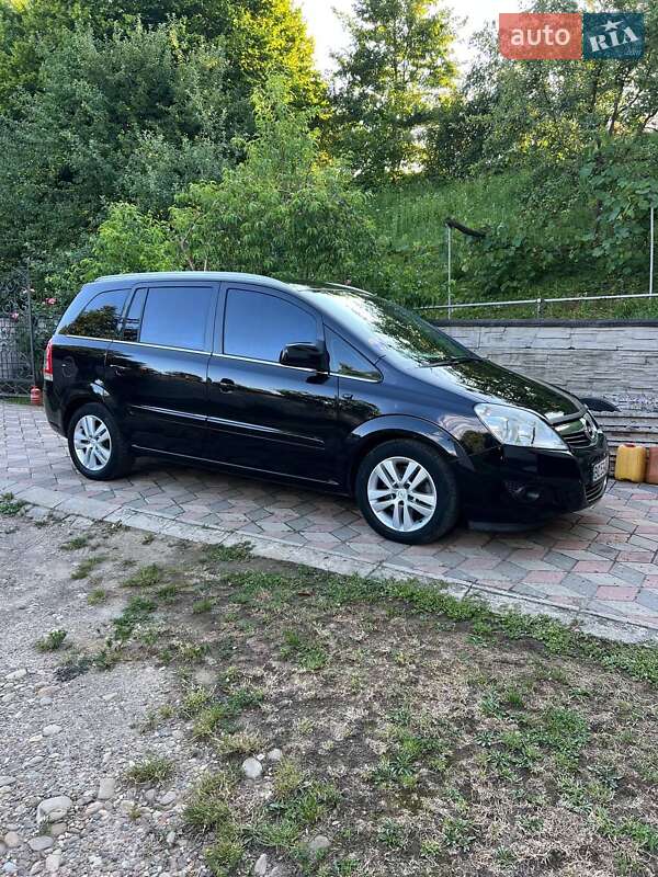 Минивэн Opel Zafira 2010 в Коломые