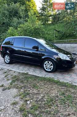 Минивэн Opel Zafira 2010 в 