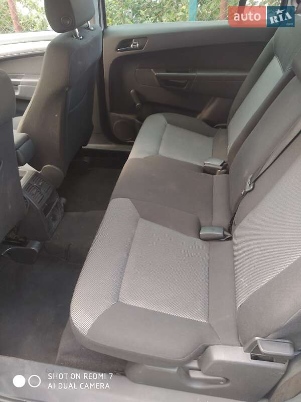 Мінівен Opel Zafira 2011 в Острозі