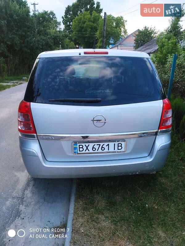 Мінівен Opel Zafira 2011 в Острозі