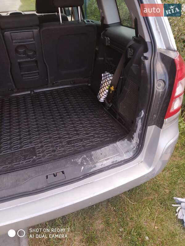 Мінівен Opel Zafira 2011 в Острозі