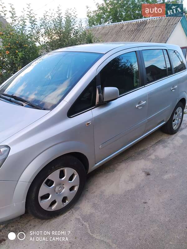 Мінівен Opel Zafira 2011 в Острозі