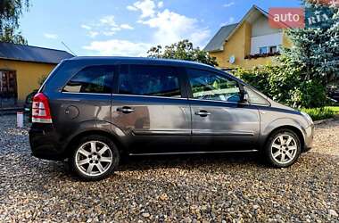 Минивэн Opel Zafira 2011 в Сторожинце