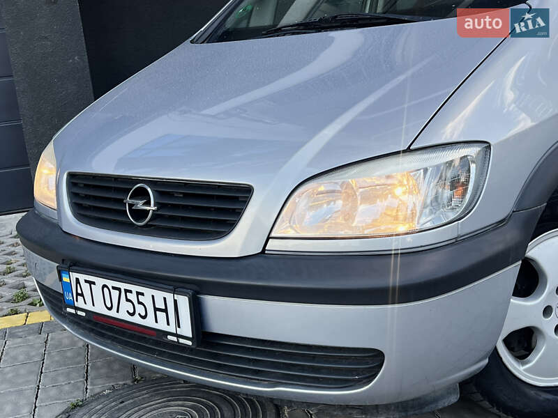 Минивэн Opel Zafira 2002 в Ивано-Франковске