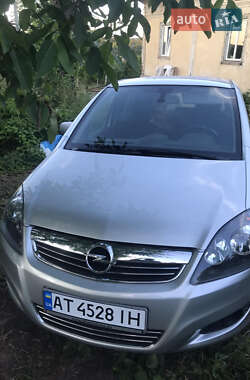 Мінівен Opel Zafira 2010 в Снятині