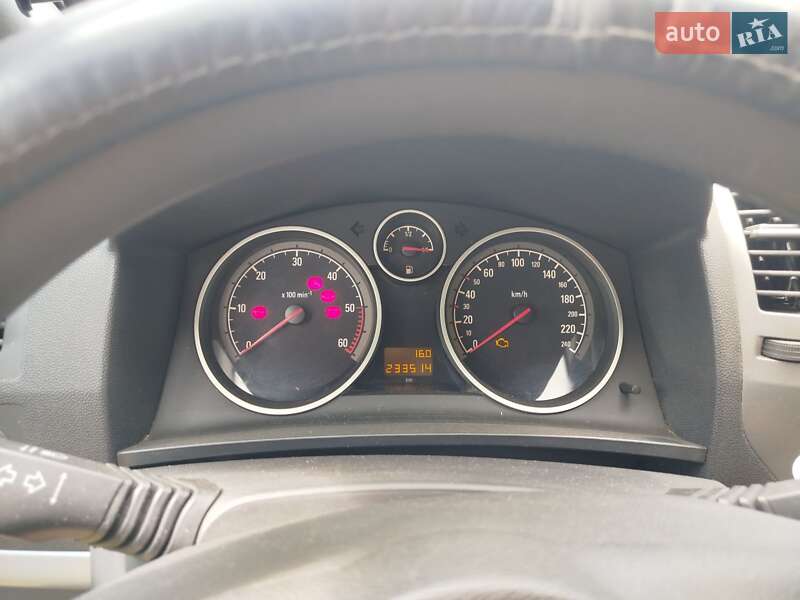 Минивэн Opel Zafira 2005 в Мостиске