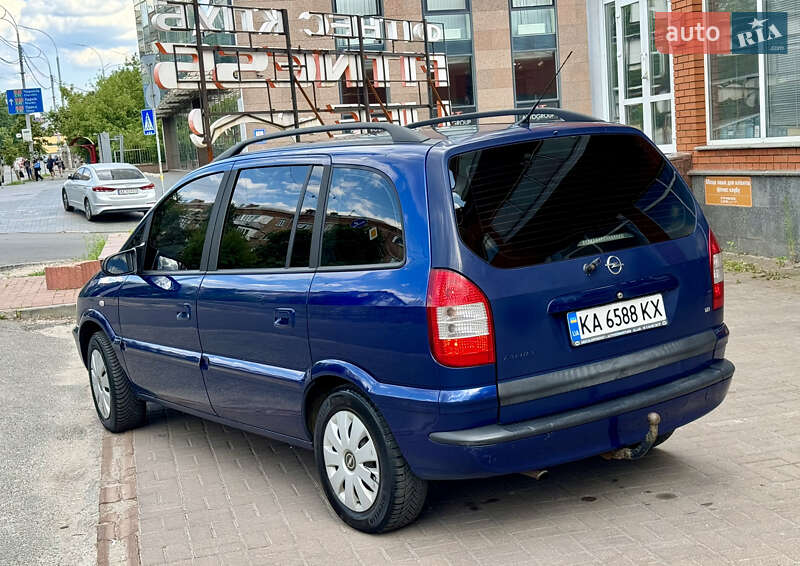 Минивэн Opel Zafira 2005 в Киеве