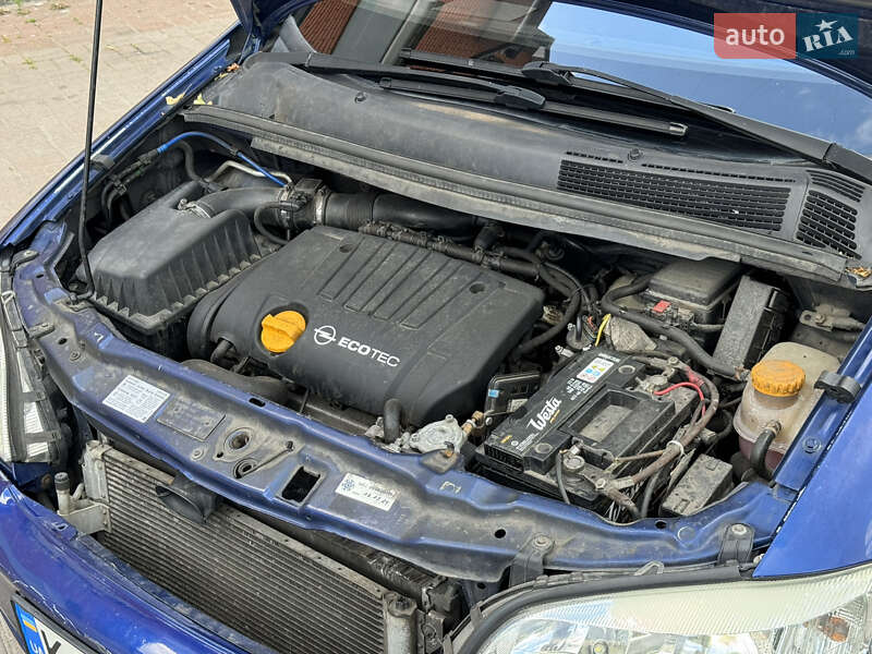 Минивэн Opel Zafira 2005 в Киеве