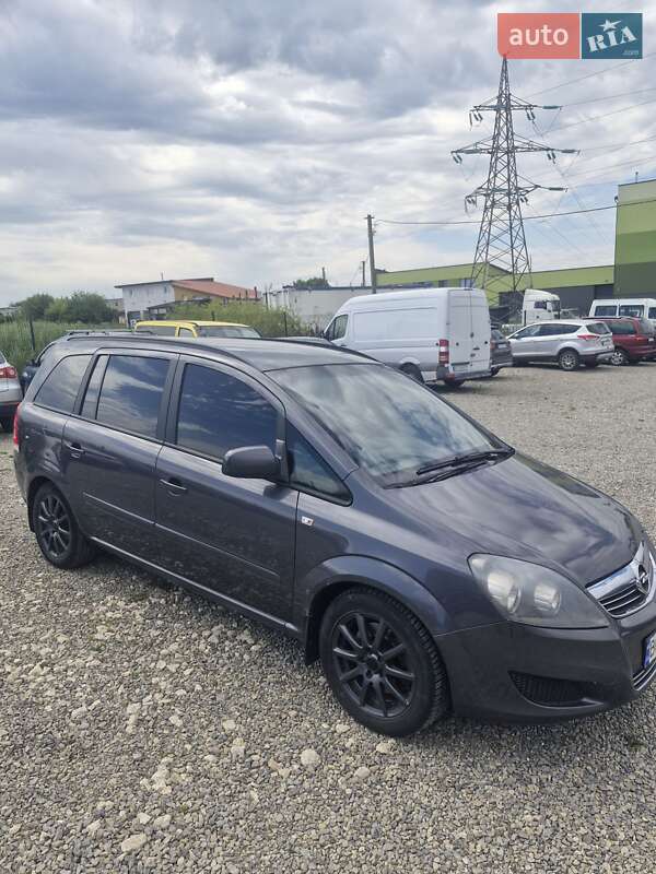 Opel Zafira 2012