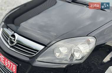 Минивэн Opel Zafira 2011 в 