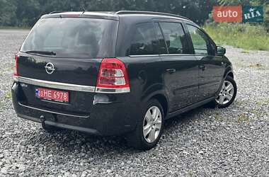 Минивэн Opel Zafira 2011 в 