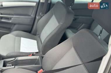 Минивэн Opel Zafira 2011 в 