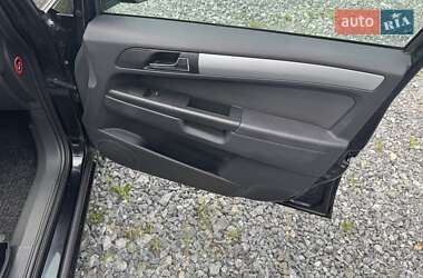 Минивэн Opel Zafira 2011 в 