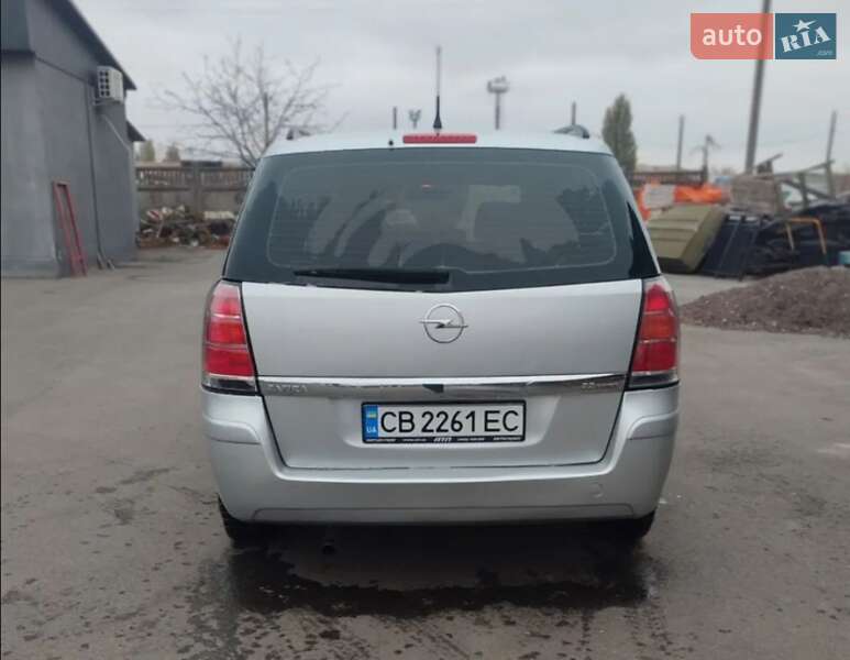 Минивэн Opel Zafira 2005 в Чернигове